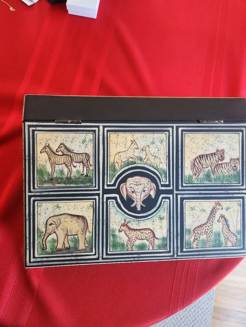 Vintage Hand-Painted Safari Animal Lacquer Large Jewelry/Trinket Box